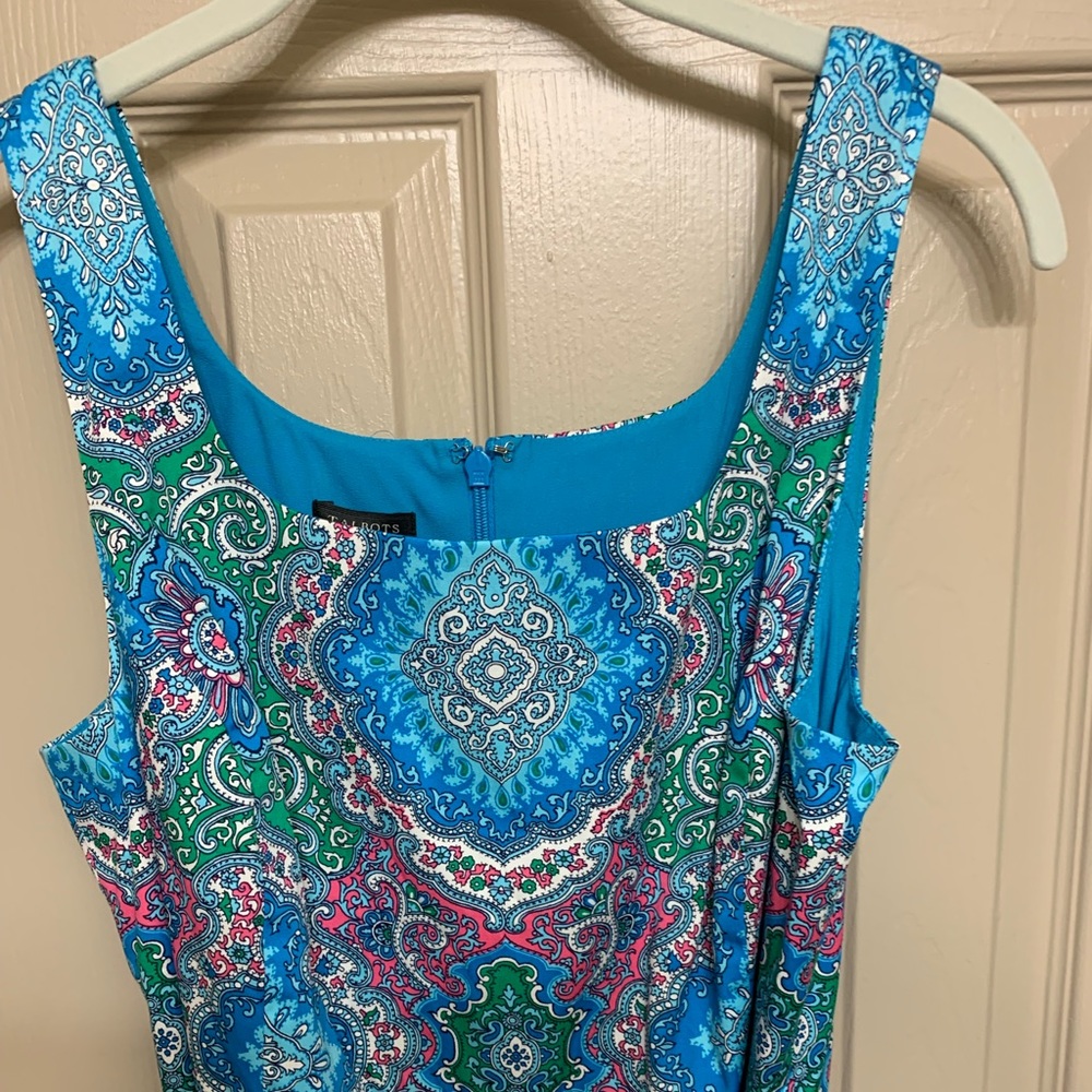 Beautiful blue multi sleeveless cotton dress, fully lined, pockets, size 8, NWT
